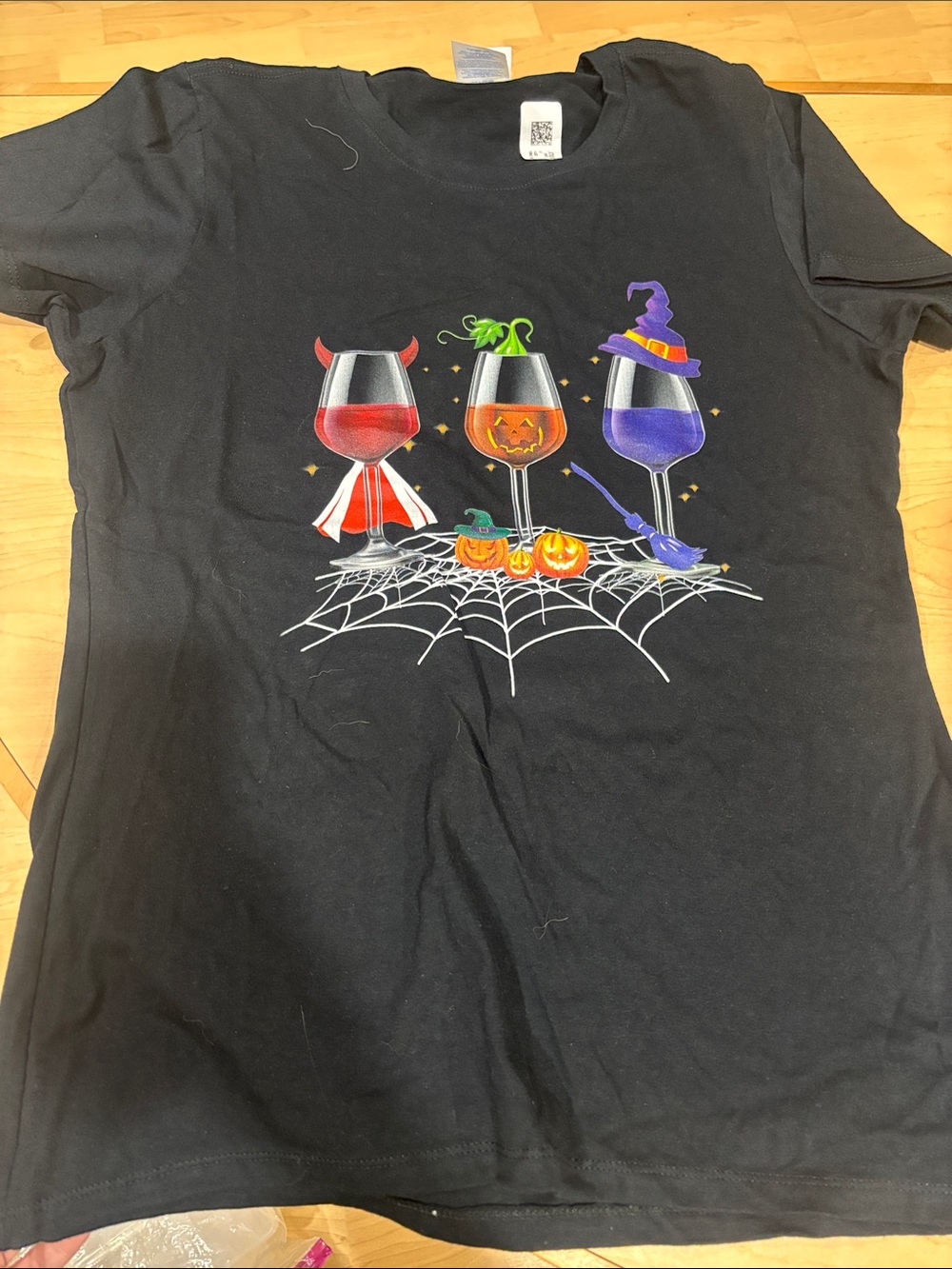 Black Halloween Wine Glass Costume Tee Womens